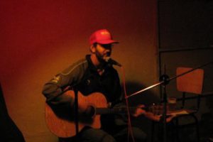 Sivan Langer, Acoustic Guitar, Concert, red lights